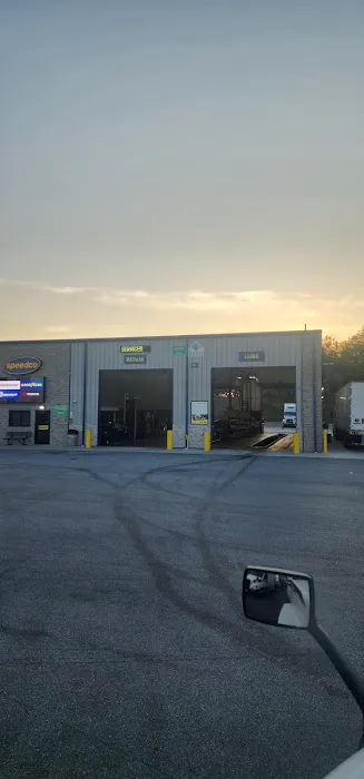 Speedco Truck Lube and Tires 4
