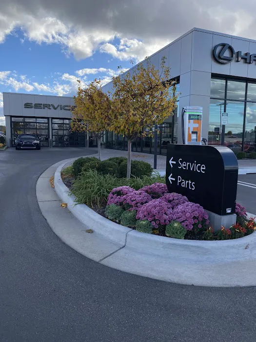 Harvey Lexus of Grand Rapids Service Department 6