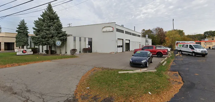 Redford Auto Repair and Collision III 7