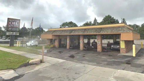 Uncle Ed's Oil Shoppe 9