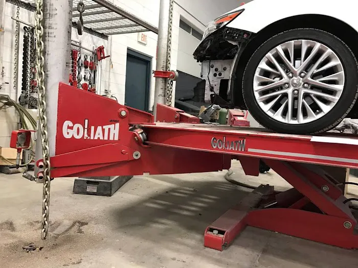 Global Collision Center/Lincoln of Troy Collision Center 2