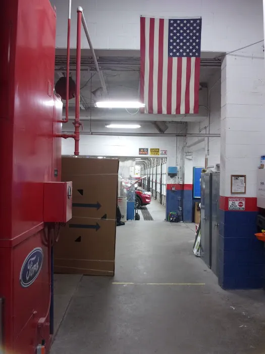 Royal Oak Ford Body Shop 3