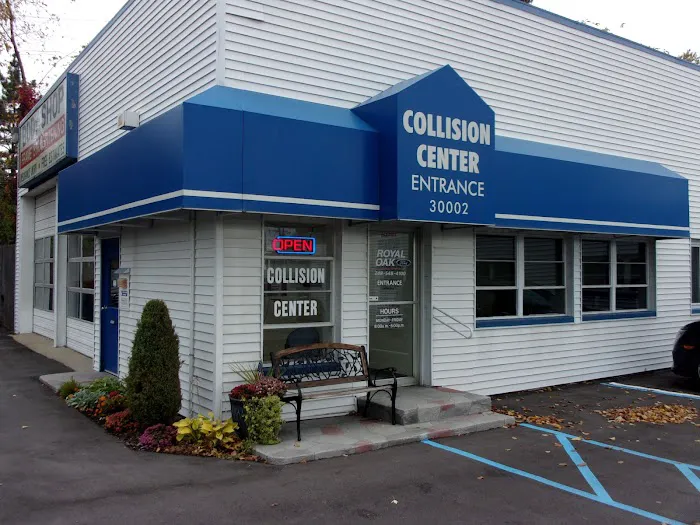 Royal Oak Ford Body Shop 4