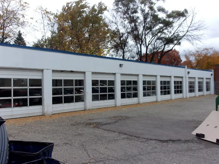 Royal Oak Ford Body Shop 2
