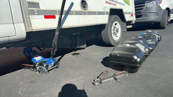 Sami’s Mobile Mechanics ( TIRES, JUMP START, LOCK OUTS AND TOWING ) 8