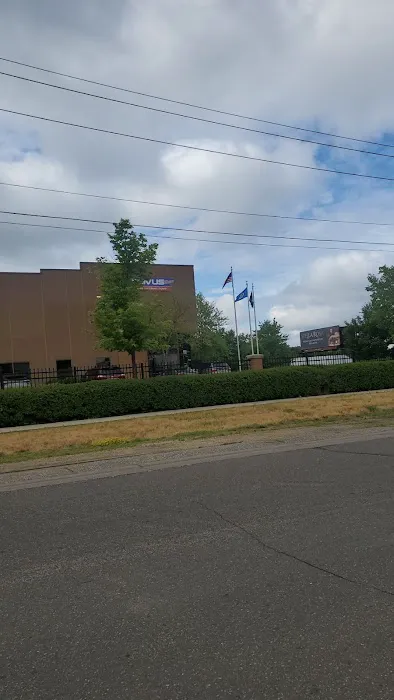 NOVUS Glass Corporate Headquarters 1