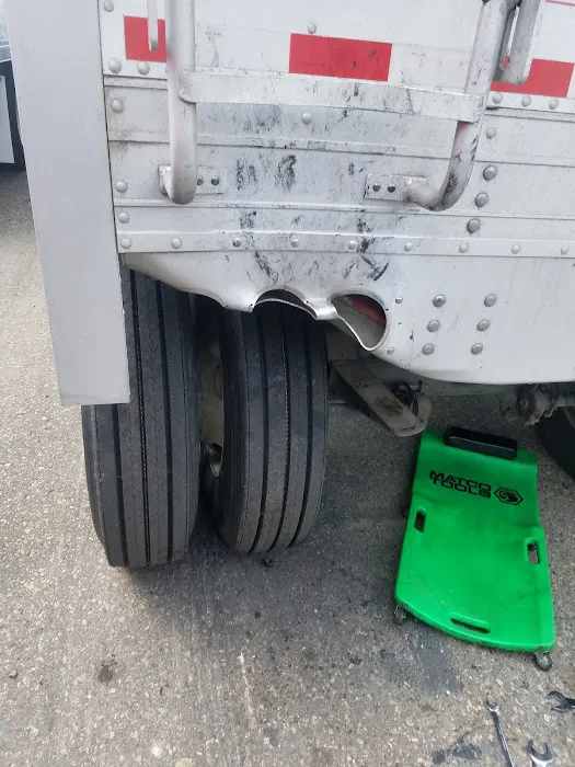 Diesel Dogs Truck Repair 7