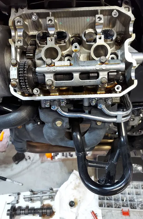 Lloyd's Motorcycle Performance Center 4