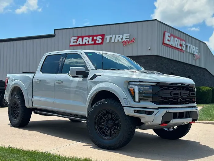 Earl's Tire West 4