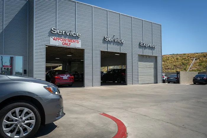 Nissan of Bakersfield Service Center 4
