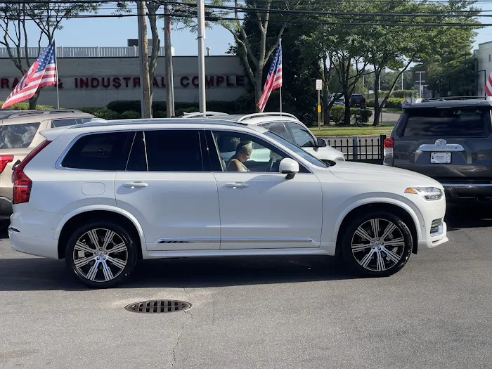 Empire Volvo Cars Smithtown Service 0