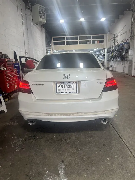 A Brooklyn Auto Sound 8