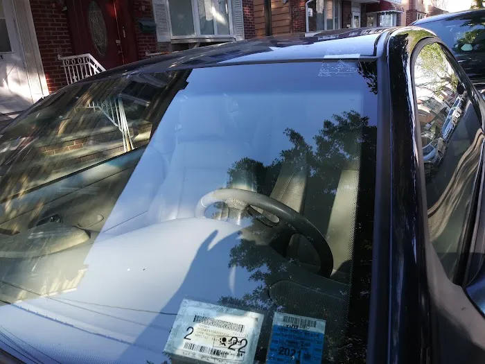 Three Star Auto Glass inc 1