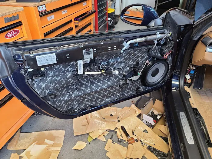 TNA CUSTOM AUTO 4