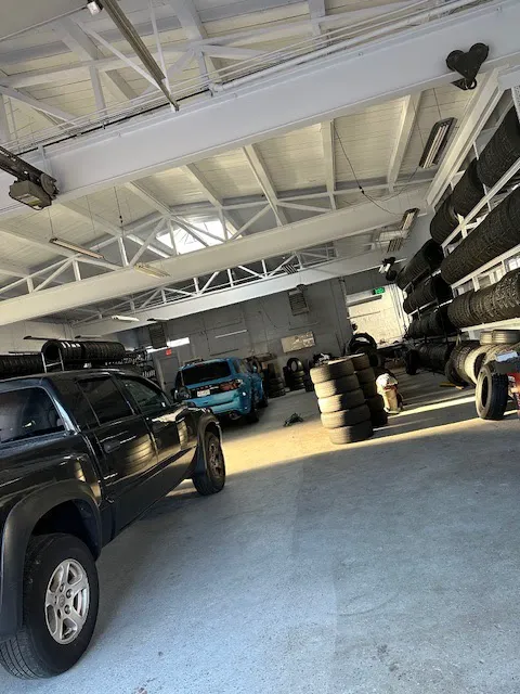 Ecua Tire Shop LLC 3