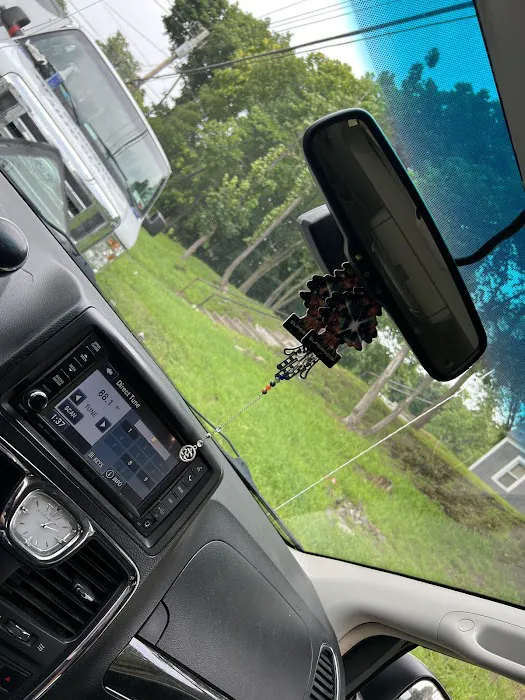 MR WINDSHIELD AUTO GLASS 2