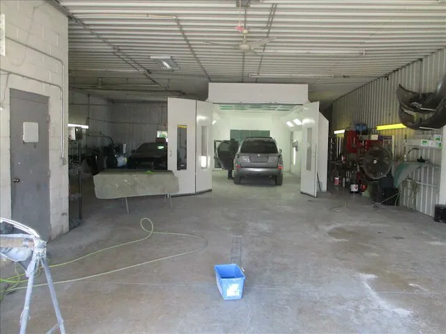 United Collision & Customs 1