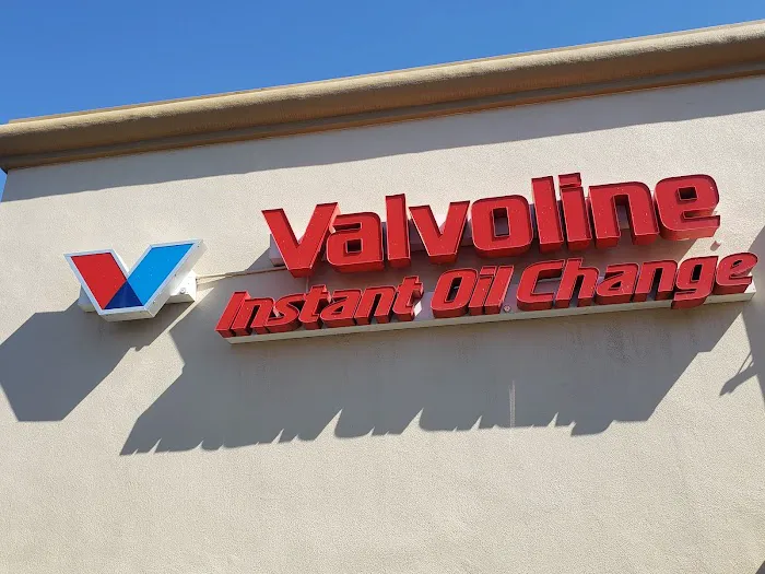 Valvoline Instant Oil Change 6