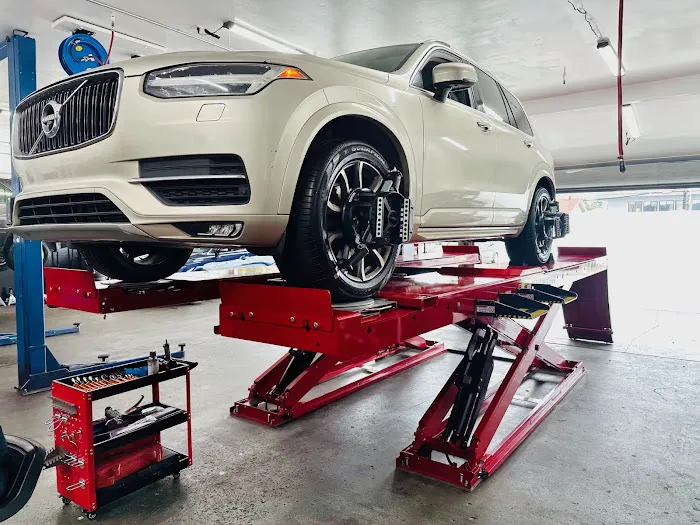 Pacific Tire Service Center 0