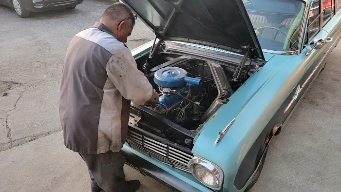 Mercedes Service and Repair Center 5
