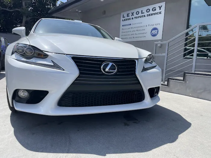 Urban Collision Center 3
