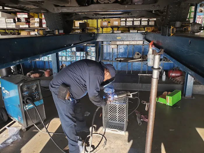 Luis Mufflers & Catalytics Auto Repair 8