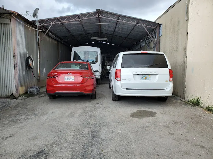 Mauricio's Auto Body 0