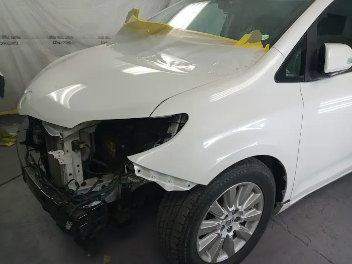 JR Auto Collision Center 3