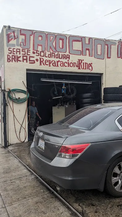 Jarocho's tire shop 0