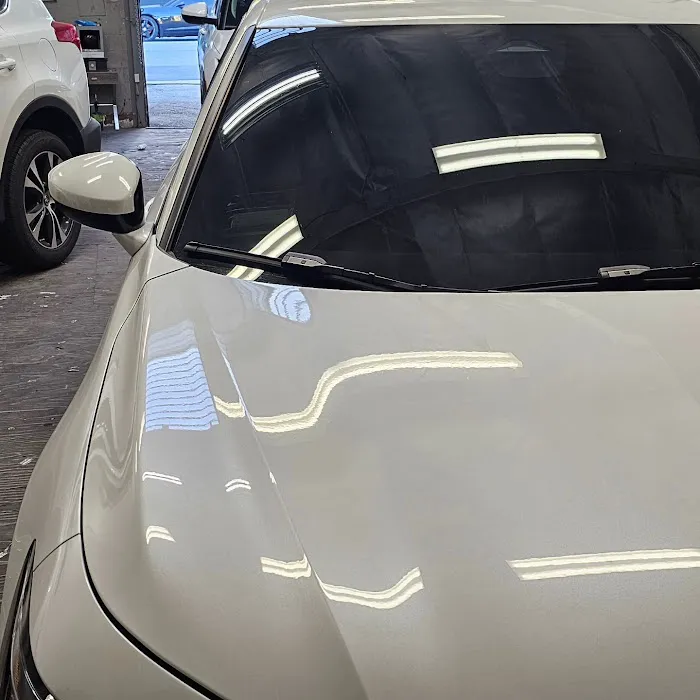 Juval Window Tint 9