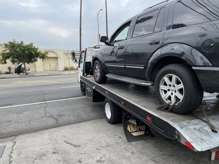 Riveras auto repair & servicio de grúa 5