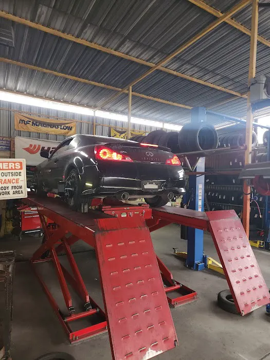 109 Mufflers & Tires 0