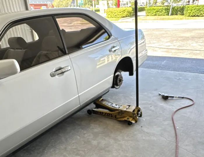 Hahn's Tire Outlet 4