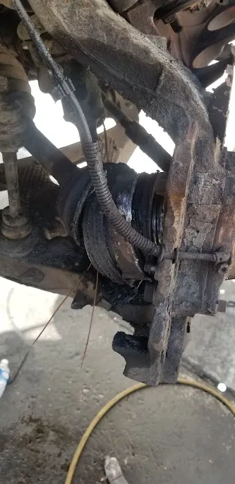Lorenzo Garage Complete Auto Repair 8