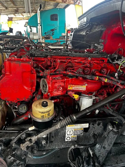 Taller Truck RRT Mechanical services LLC Engine and Transmission Differential A/C Repair Alignment and Balancing 1