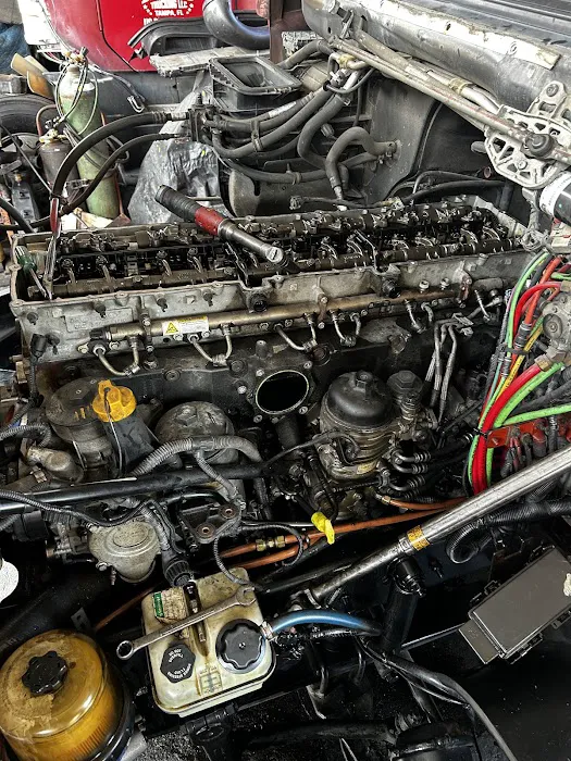Taller Truck RRT Mechanical services LLC Engine and Transmission Differential A/C Repair Alignment and Balancing 5