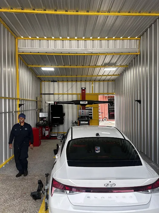 Taller Truck RRT Mechanical services LLC Engine and Transmission Differential A/C Repair Alignment and Balancing 6