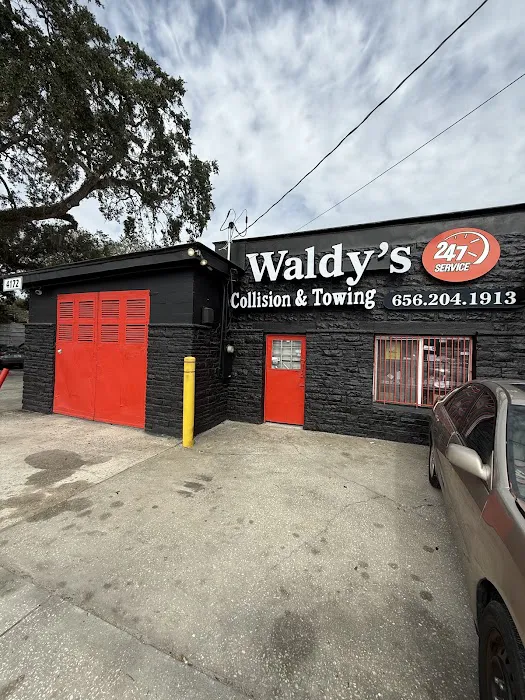 Waldy's 24/7 Towing & Collision 9