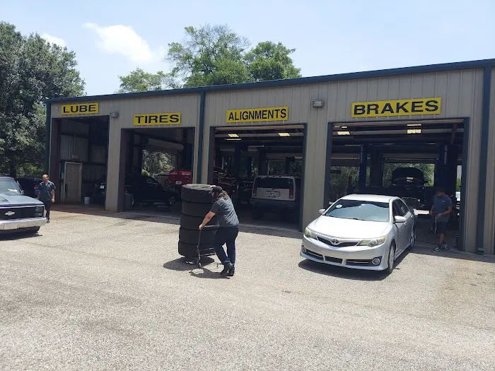 Hancock Tire & Auto 0