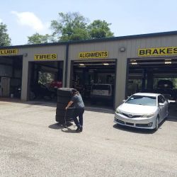 Hancock Tire & Auto ico