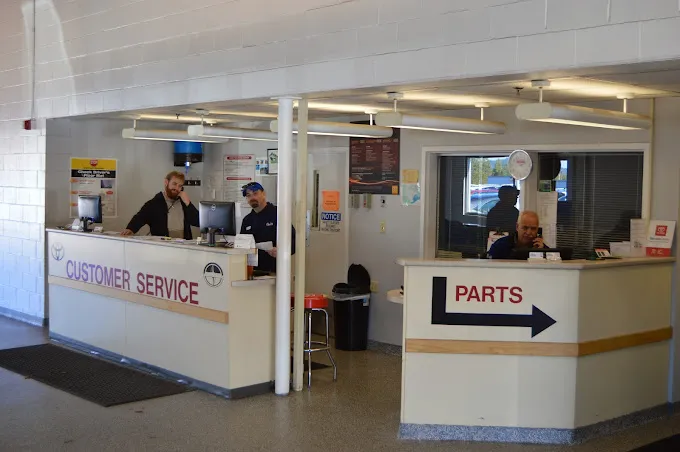 Charlie's Toyota Service Center 2
