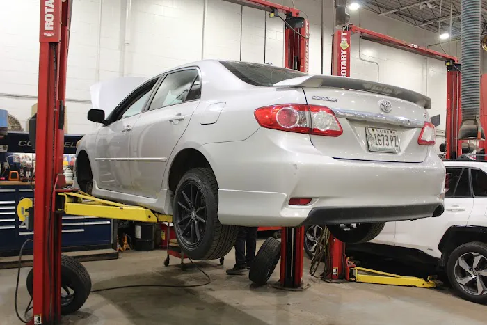 Charlie's Toyota Service Center 3
