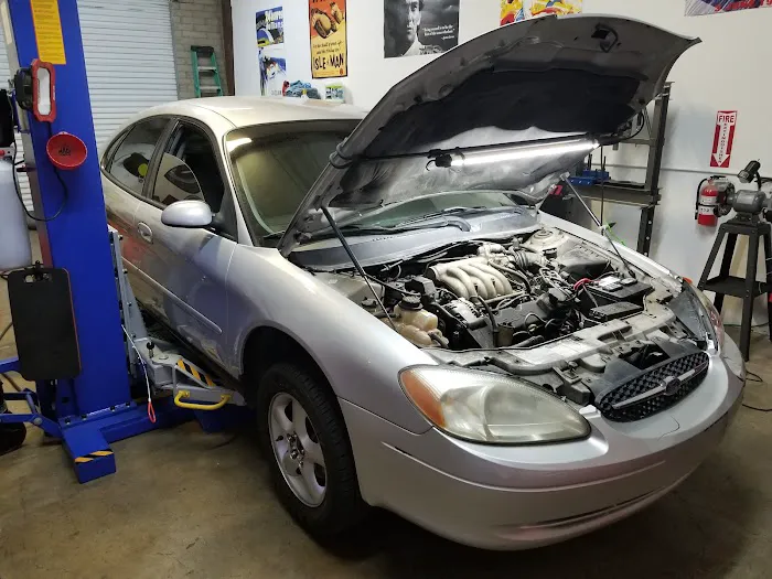 Buddy's Auto Diagnostic and Air Conditioning Service 2