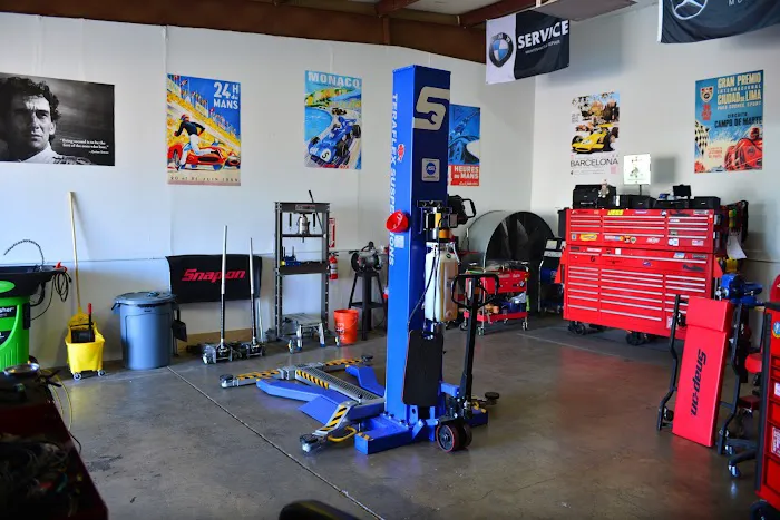 Buddy's Auto Diagnostic and Air Conditioning Service 8