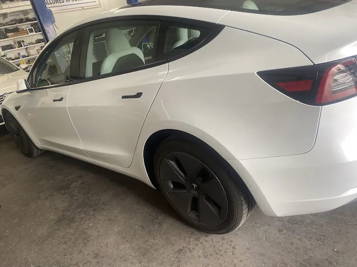 Castaneda Window tint Auto Glass & repairs 1