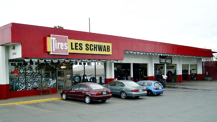 Les Schwab Tire Center 9