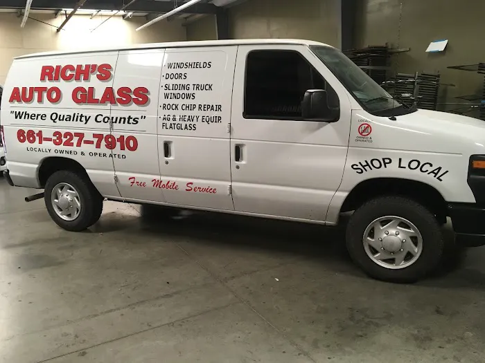 Rich's Auto Glass 2