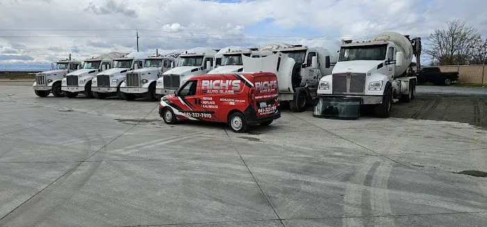 Rich's Auto Glass 9