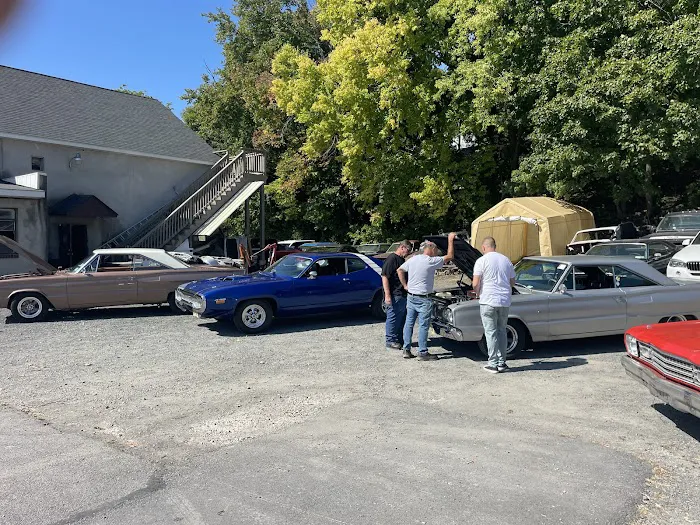 R & J Auto Body Repair 1
