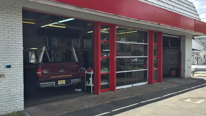 Universal Auto Service 4
